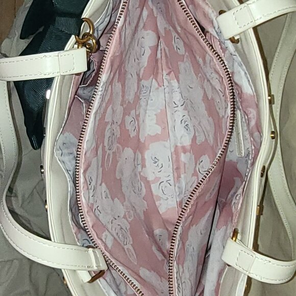 NWOT Betsey Johnson Women's Icon Stud  Off White Tote Bag w/Removable Black Bow - Picture 8 of 15